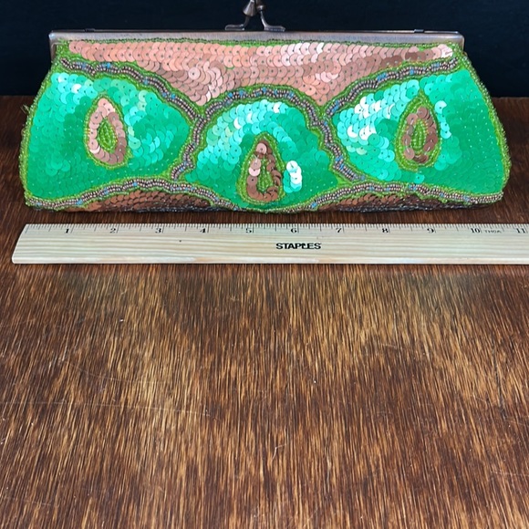 K.C. Malhan Green and Bronze Sequin Clutch - Picture 7 of 10